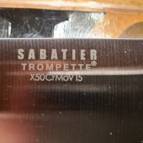 Warum sind Edelstahlmesser als Küchenmesser so gut geeignet? 2 sabatier trompette x50crmov15